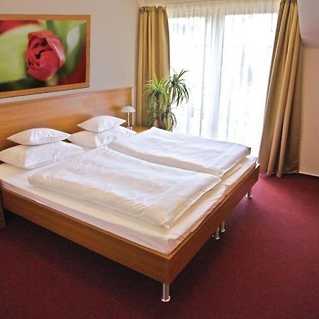 Promedicum Panzio Hotel Veszprém Екстериор снимка