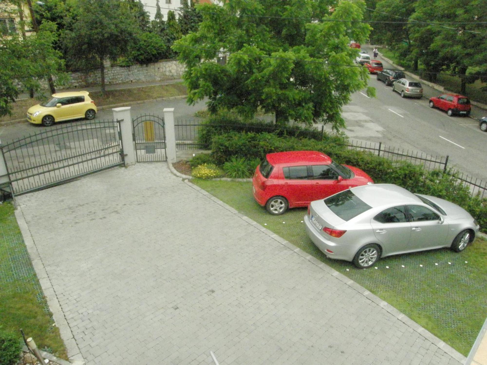 Promedicum Panzio Hotel Veszprém Екстериор снимка